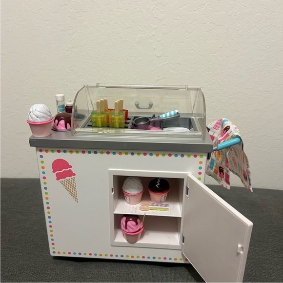 American girl ice cream cart with accessories - Picture 2 of 4